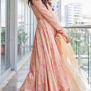 Peach Floral Long-Sleeve Maxi Dress - Women's Elegant Flowing Silhouette #895